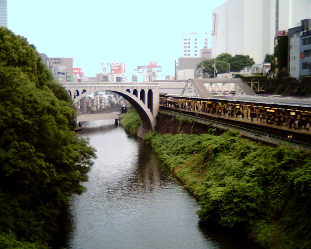 御茶ノ水駅と聖橋