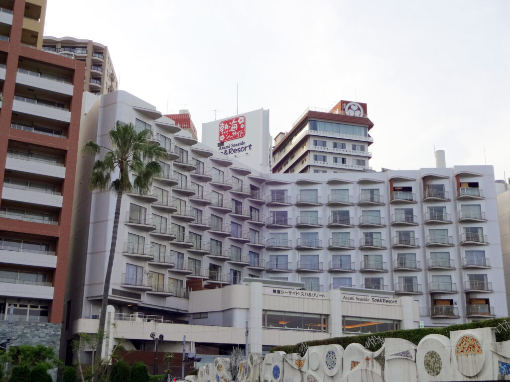 熱海のホテルとレトロな遊歩道